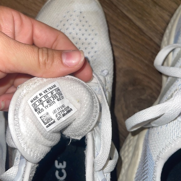 Adidas shoes - Picture 2 of 7